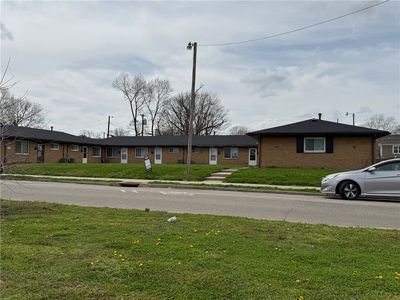 27 Rita St
