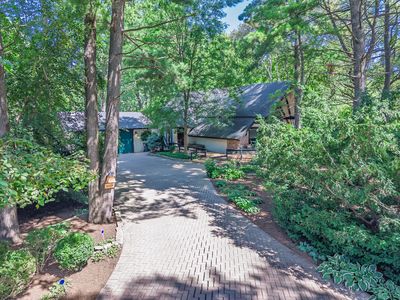 3810 N Oak Knoll Rd