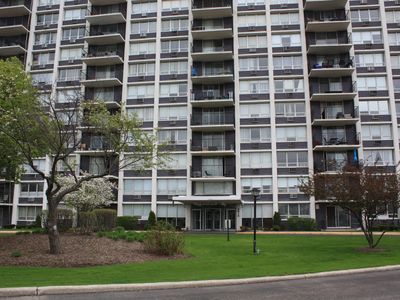 8815 W Golf Rd APT 4H