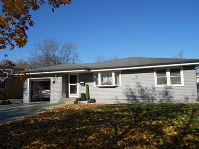 20 W Division St