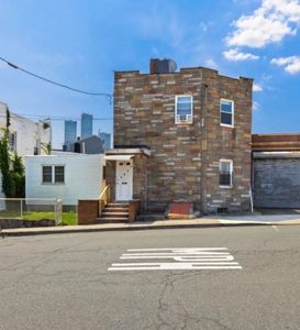 197 Laidlaw Ave
