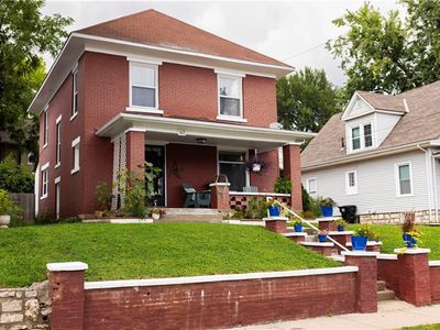 622 W Lexington Ave