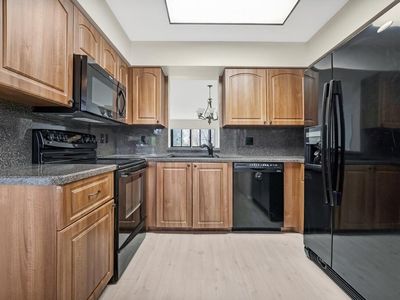 7286 Huntington Lane #405