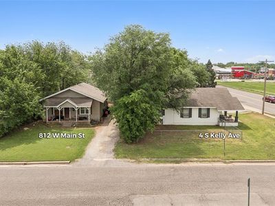 812 W Main St