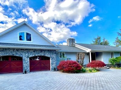 35 Ski Hill Dr
