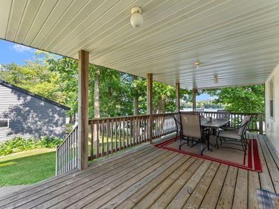 10006 Lakeside Dr