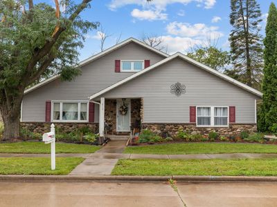 2115 N Birchwood Ave
