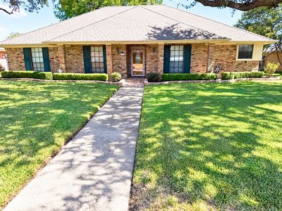 4908 Country Club Dr