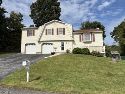 Property at 10 Hummingbird Trl, Highland Lakes, NJ