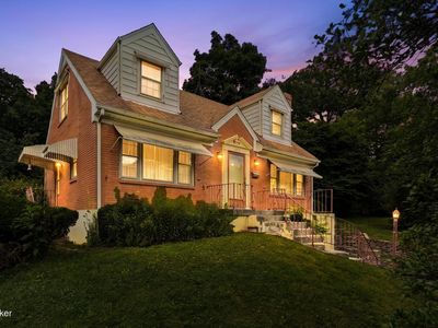 2504 Boulevard Napoleon