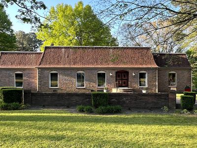 2700 E Main St