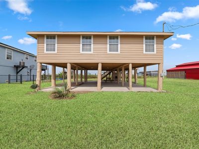 1228 W Canal Dr