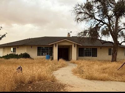 4301 Comanche Dr