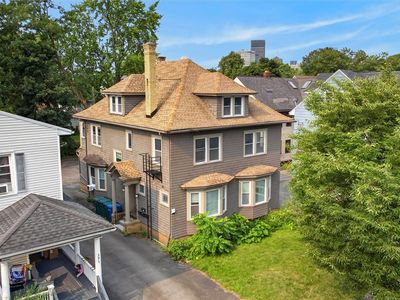 395 University Ave