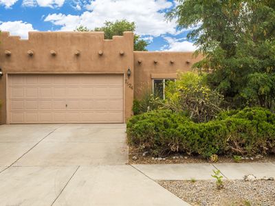 7524 Cricket Hill Dr NE
