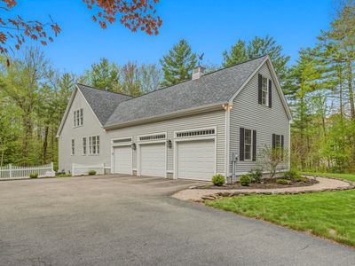 42 Black Swan Drive
