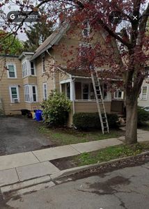 33 Lydia St