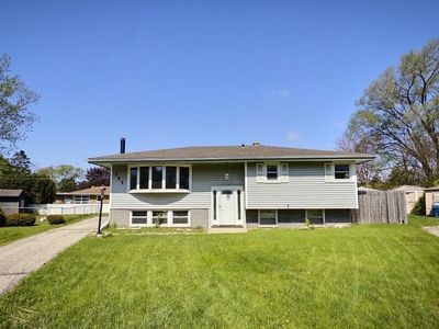 944 W 54th Pl