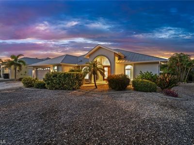 3795 Manatee Dr