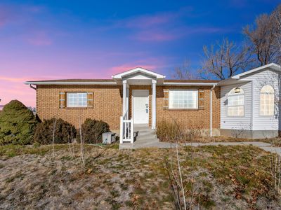 951 E South Cir