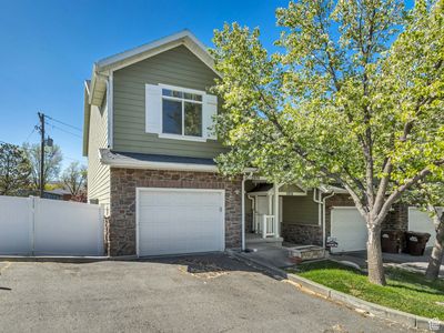 2074 S Orchard Dr