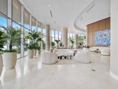 2411 Laguna Cir #2211