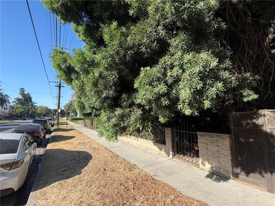 5123 Cahuenga Blvd