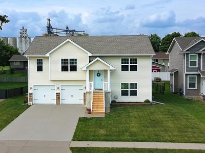 410 3rd St SE