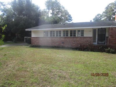 1144 Benjamin Ave