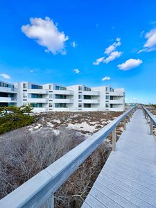 253 Dune Rd APT 49