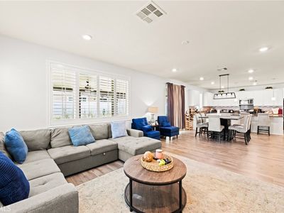 27555 Mountainside St