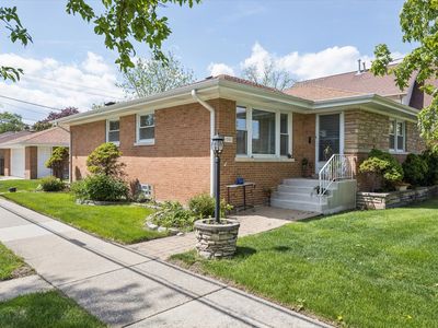 Property at 1202 Homestead Rd, La Grange Park, IL