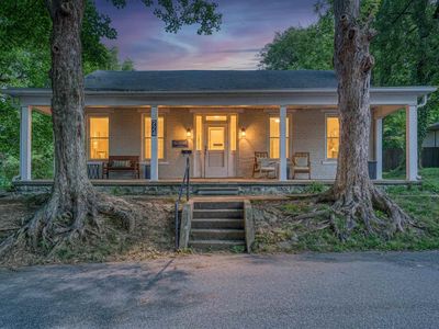 224 W Main St