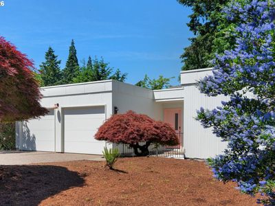 2911 SW Plum Ct