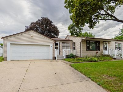 723 E Cranston Rd