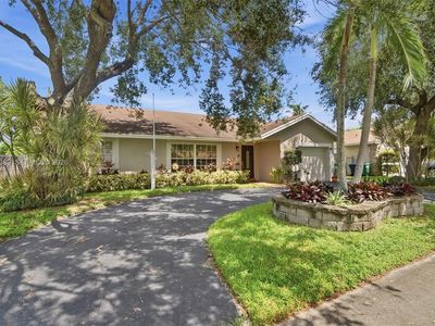 8421 NW 45th St