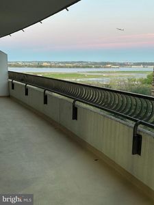 1300 Crystal Dr APT 1107S