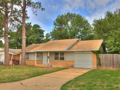 941 N Bradley Ave