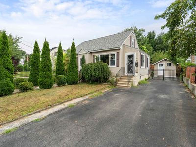 100 S Lincoln Street