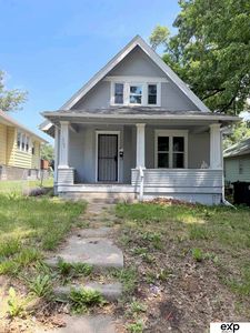 3504 Grand Ave