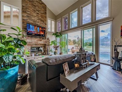 8089 Pinnacle Peak Ave