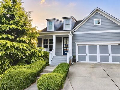201 Providence Ln