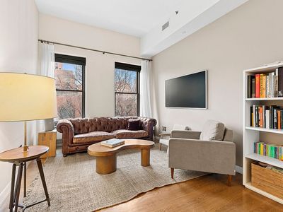 422 W 20th St APT 5A