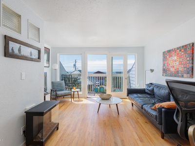 425 NW Brook St APT 2