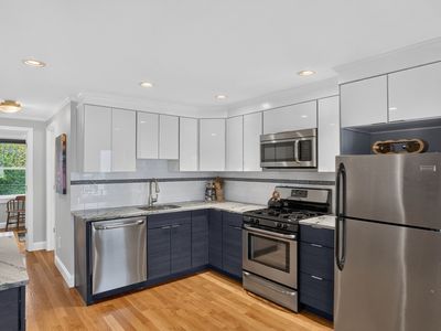 182 Marion St #2