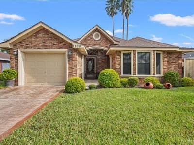 2109 N Dos Arbolitos Ave