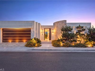1523 Dolphin Ter