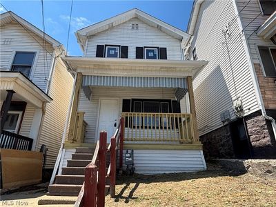 911 May St