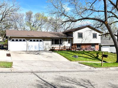 700 N Taylor Ave