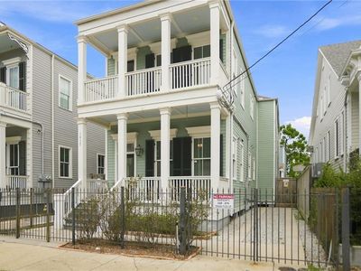 1419 Esplanade Ave